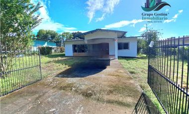 VENDO CASA TRES HABITACIONES Y EN LOTE DE MIL METROS BUGABA