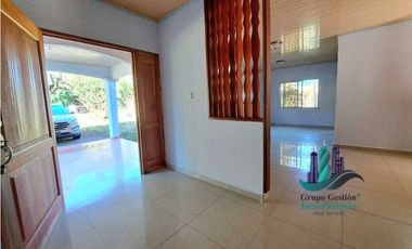 VENDO CASA TRES HABITACIONES Y EN LOTE DE MIL METROS BUGABA