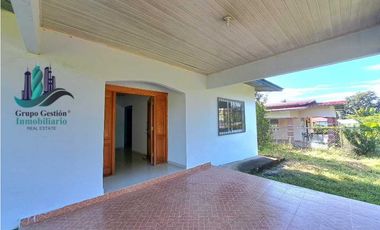 VENDO CASA TRES HABITACIONES Y EN LOTE DE MIL METROS BUGABA