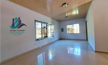 VENDO CASA TRES HABITACIONES Y EN LOTE DE MIL METROS BUGABA