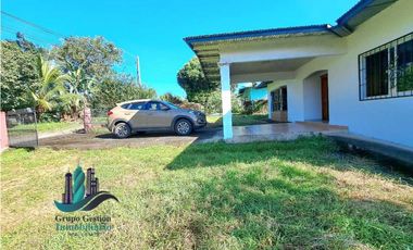 VENDO CASA TRES HABITACIONES Y EN LOTE DE MIL METROS BUGABA