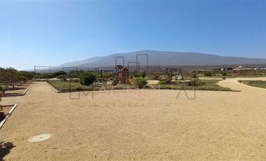 Terreno Construccion  en Venta en Condominio Agua Dulce, cercano a Huentelauquen.