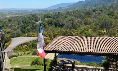 Casa en Venta en CONDOMINIO ALTOS DE OLMUE