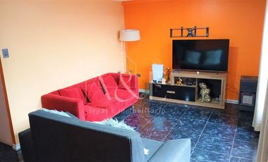 Casa en Venta en Entre Av. José Joaquín Pérez con Av. La Estrella