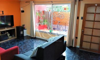 Casa en Venta en Entre Av. José Joaquín Pérez con Av. La Estrella