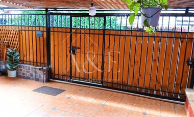 Casa en Venta en Entre Av. José Joaquín Pérez con Av. La Estrella