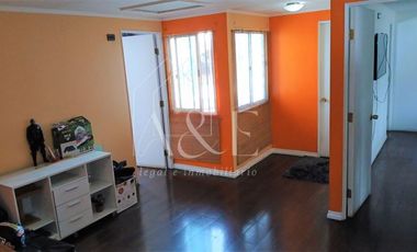 Casa en Venta en Entre Av. José Joaquín Pérez con Av. La Estrella