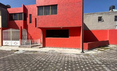RENTA CASA EN SANTIAGUITO, METEPEC, MÉXICO