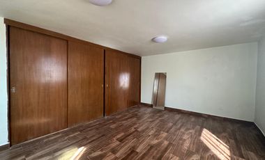 RENTA CASA EN SANTIAGUITO, METEPEC, MÉXICO