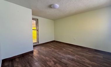 RENTA CASA EN SANTIAGUITO, METEPEC, MÉXICO