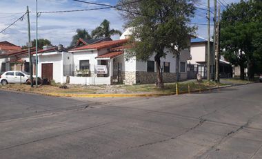 Lote en venta en esquina o casa a reciclar en venta Lomas de Zamora Oeste
