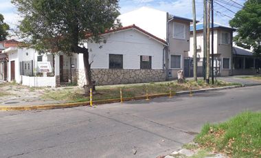 Lote en venta en esquina o casa a reciclar en venta Lomas de Zamora Oeste