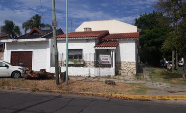 Lote en venta en esquina o casa a reciclar en venta Lomas de Zamora Oeste