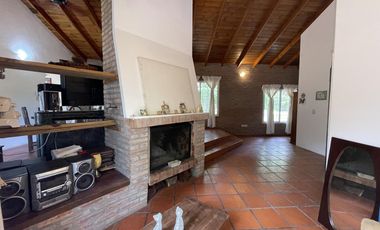 Casa en Venta Club de Campo los Quinchos - APTO CREDITO