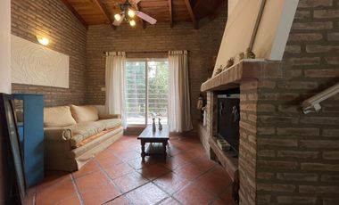 Casa en Venta Club de Campo los Quinchos - APTO CREDITO