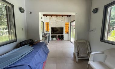 Casa en Venta Club de Campo los Quinchos - APTO CREDITO