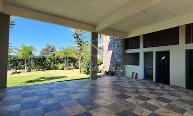 CASA EN RENTA CERCA DE AVANDARO Y ACATITLAN