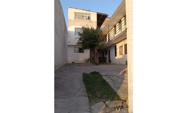 Se vende salón de fiestas en avenida transitada, local y 6 departamentos
