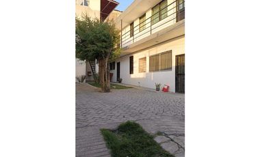 Se vende salón de fiestas en avenida transitada, local y 6 departamentos