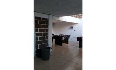 Se vende salón de fiestas en avenida transitada, local y 6 departamentos