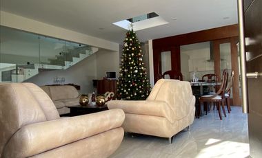 Casa en venta en Atlixco, a unos metros de la Aldea con alberca y 4 recámaras
