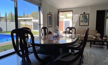 Casa en venta en Atlixco, a unos metros de la Aldea con alberca y 4 recámaras
