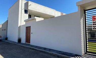 Casa en venta en Atlixco, a unos metros de la Aldea con alberca y 4 recámaras