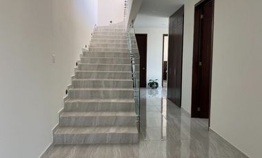 Casa en venta en Atlixco, a unos metros de la Aldea con alberca y 4 recámaras