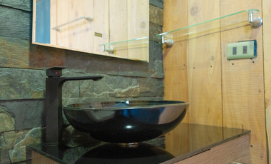 Parcela con casa nueva vista directa al mar en primera linea