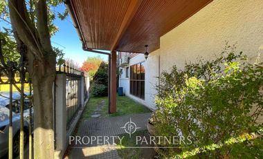 Se vende gran oficina en  sector Av Alemania