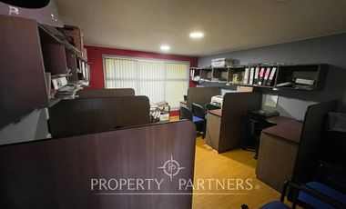 Se vende gran oficina en  sector Av Alemania