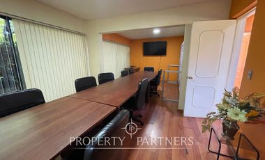 Se vende gran oficina en  sector Av Alemania