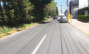 Renta de Terreno con Oficinas en el boulevard Hermanos Serdán...