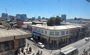 VENDO DEPTO EN PLENO CENTRO IDEAL PARA REMODELACIÓN.