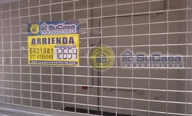 Excelente local en pasaje comercial