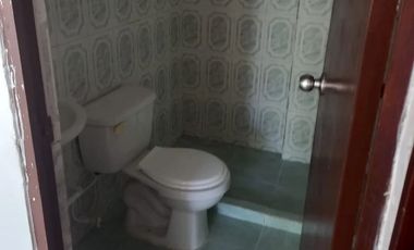 Casa en venta de Dos pisos con Apartamentos independientes