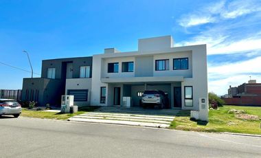 Solares de Manantiales - 3 Dorm - Escritorio- Calef.Central