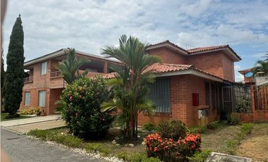 Se vende casa en Hacienda el castillo