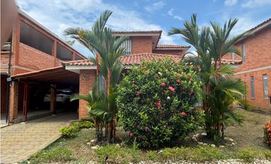 Se vende casa en Hacienda el castillo