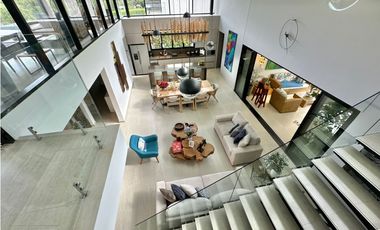 Casa campestre amoblada en venta sector Avenida Centenario