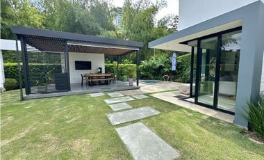 Casa campestre amoblada en venta sector Avenida Centenario