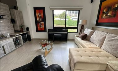 Casa campestre amoblada en venta sector Avenida Centenario