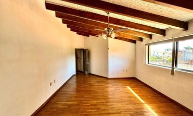 RESIDENCIA EN RENTA EN BALCONES DEL CAMPESTRE