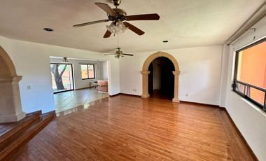 RESIDENCIA EN RENTA EN BALCONES DEL CAMPESTRE