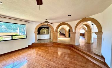 RESIDENCIA EN RENTA EN BALCONES DEL CAMPESTRE
