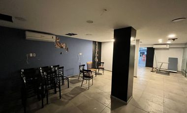 Local comercial en Satélite sobre periférico.