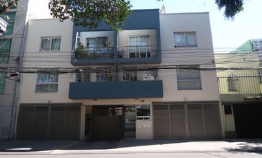 Venta de casa en condominio en San Pedro de Los Pinos