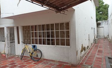 Tu Negocio, tu Espacio: Casa Comercial en Punto Estrategico