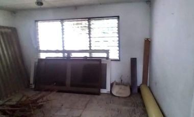 casa comercial muy amplia con excelente ubicación