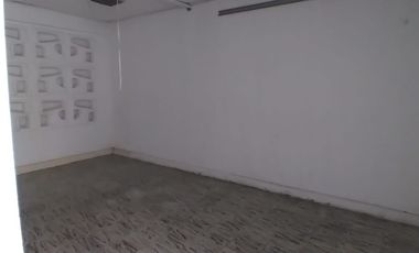 casa comercial muy amplia con excelente ubicación